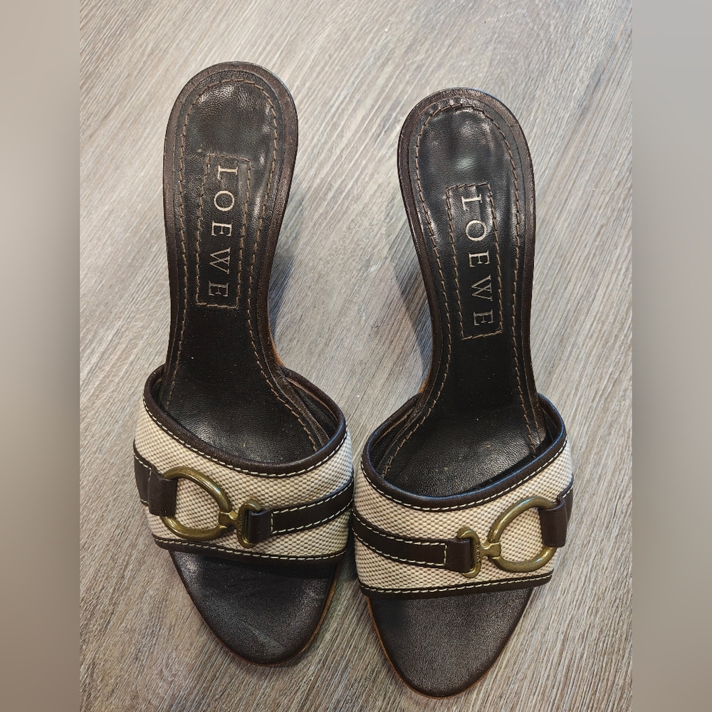 Loewe Women's Brown and Cream Sandals